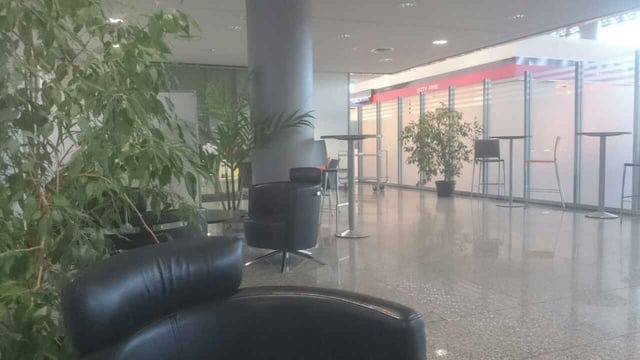 Lounge thumbnail 1