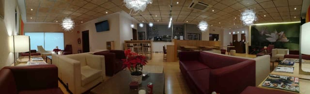 Lounge thumbnail 4