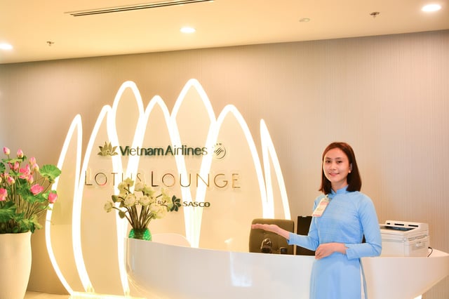 Lounge thumbnail 1