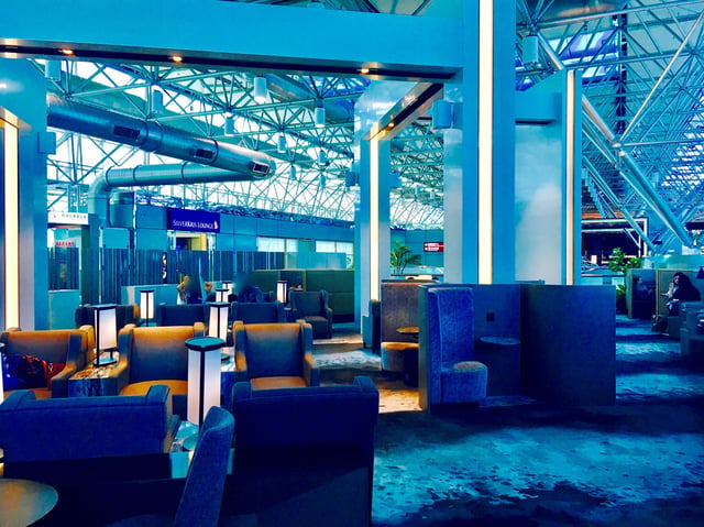 Lounge thumbnail 4