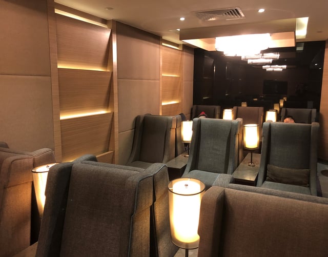 Lounge thumbnail 1