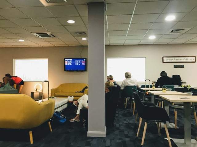 Lounge thumbnail 2