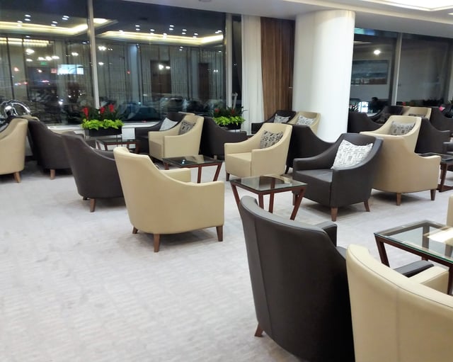 Lounge thumbnail 4