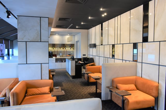 Lounge thumbnail 1