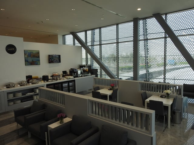 Lounge thumbnail 3