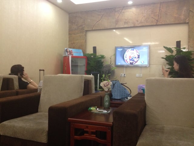 Lounge thumbnail 2