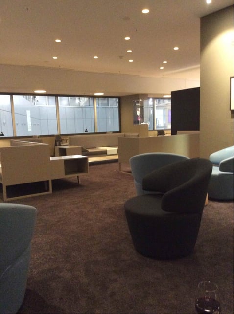 Lounge thumbnail 5
