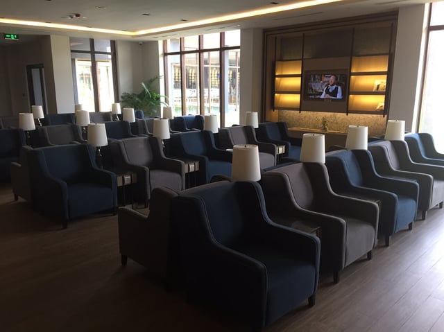 Lounge thumbnail 1