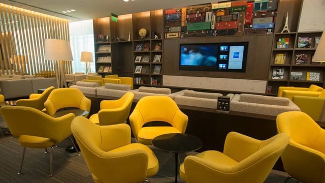 Lounge thumbnail 1