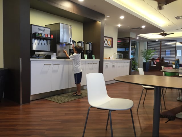 Lounge thumbnail 1