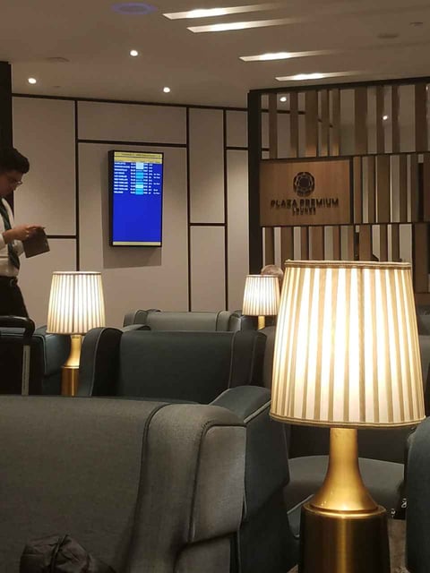 Lounge thumbnail 2