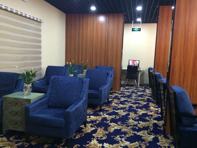 Lounge thumbnail 4