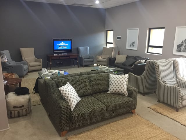 Lounge thumbnail 5