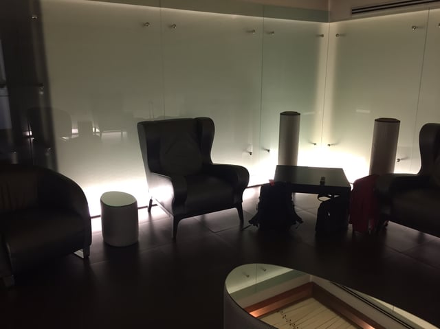 Lounge thumbnail 1