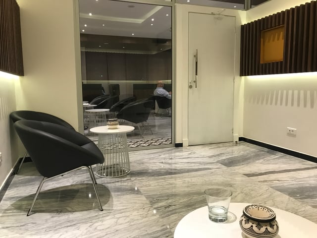 Lounge thumbnail 4
