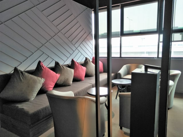 Lounge thumbnail 2