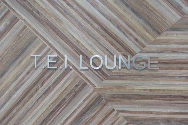 Lounge thumbnail 5