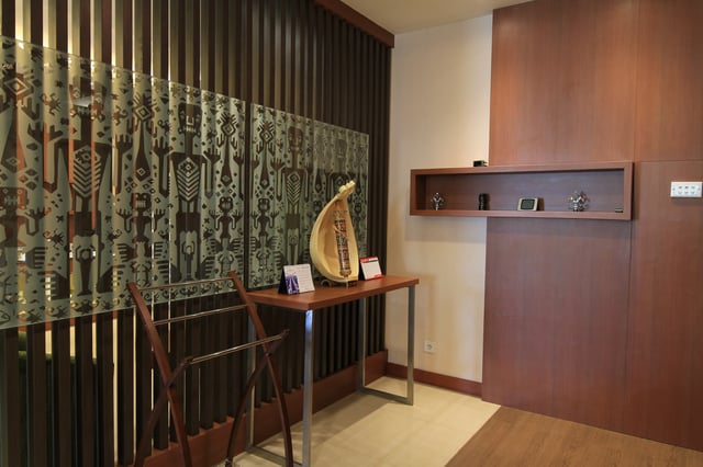Lounge thumbnail 3