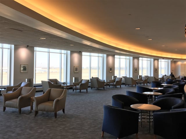 Lounge thumbnail 1