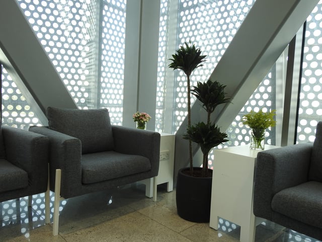 Lounge thumbnail 2