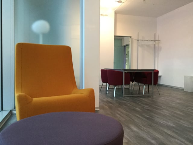 Lounge thumbnail 1