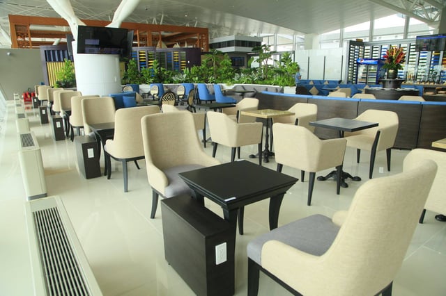 Lounge thumbnail 1