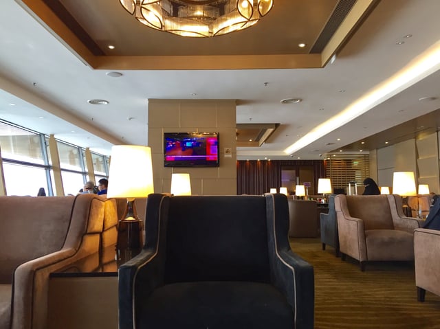 Lounge thumbnail 5