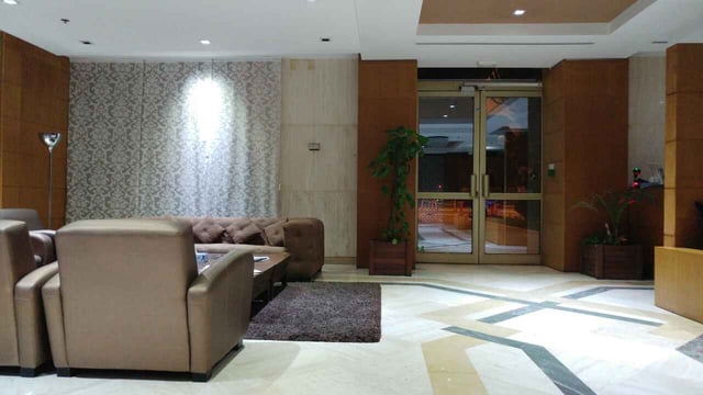 Lounge thumbnail 1