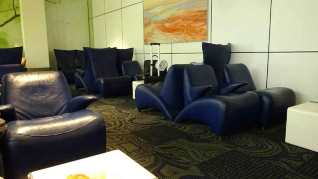 Lounge thumbnail 1
