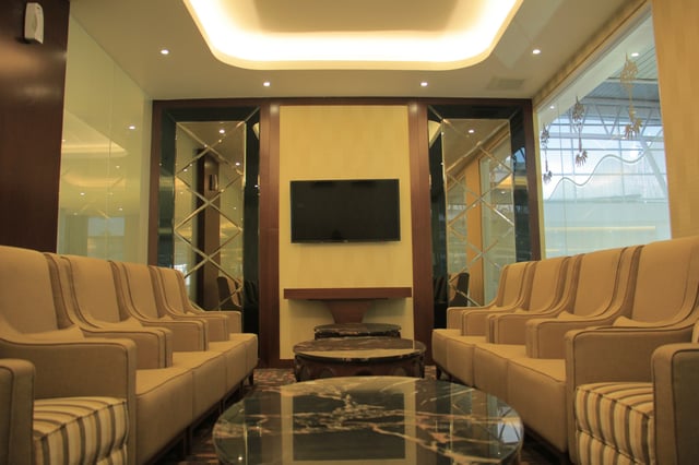 Lounge thumbnail 3