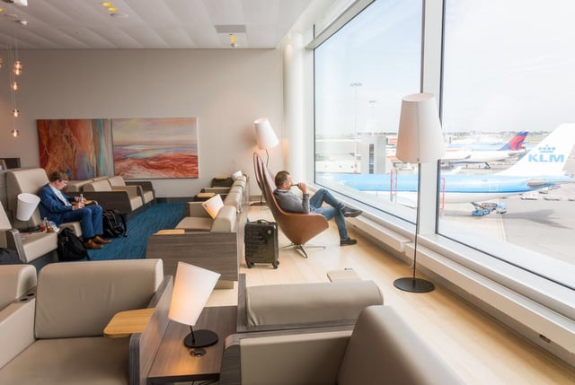 Lounge thumbnail 2