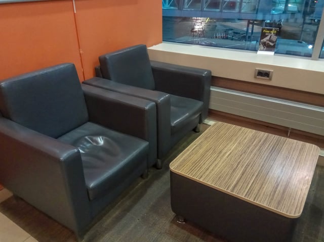 Lounge thumbnail 5