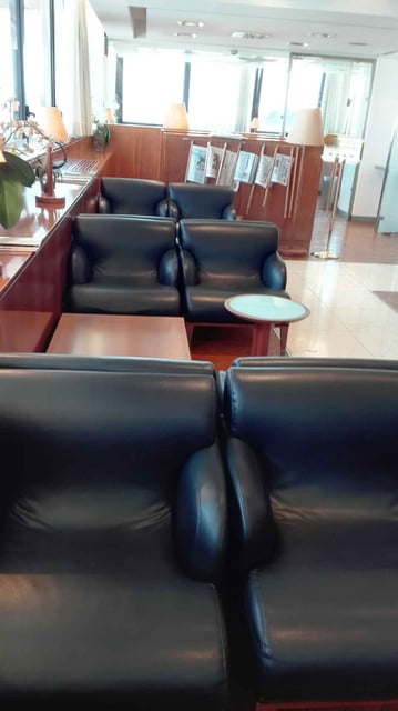 Lounge thumbnail 2
