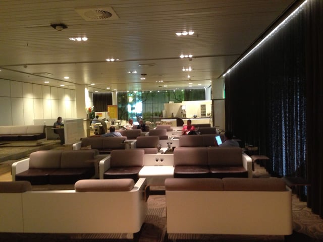 Lounge thumbnail 2