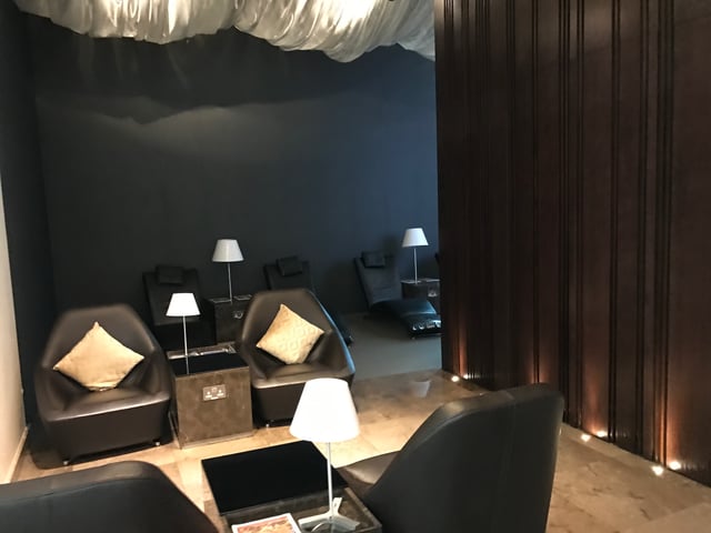 Lounge thumbnail 3