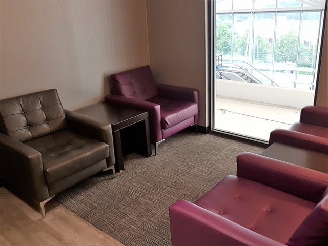 Lounge thumbnail 2
