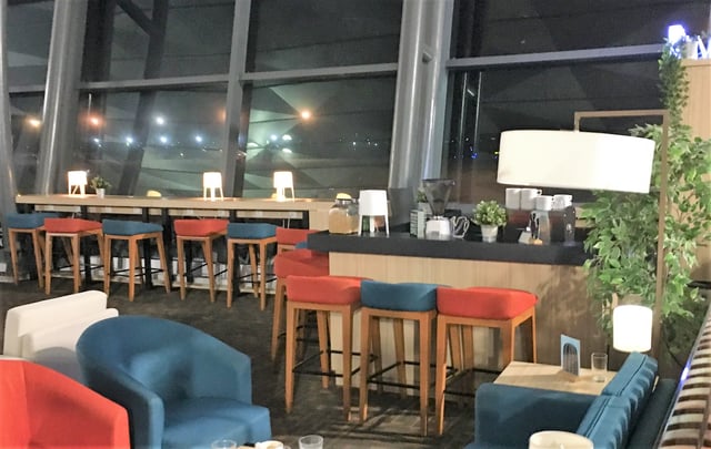 Lounge thumbnail 1