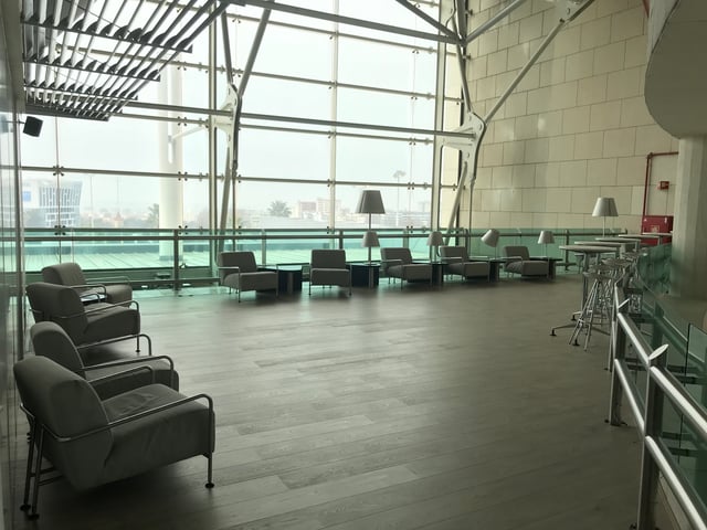 Lounge thumbnail 4