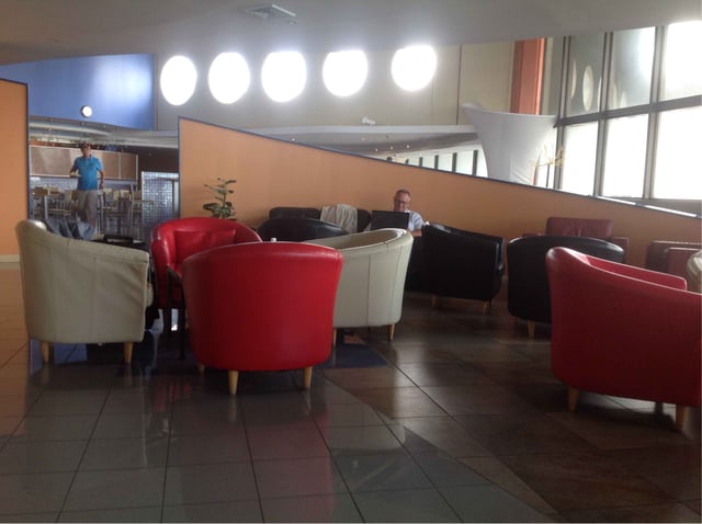 Lounge thumbnail 2