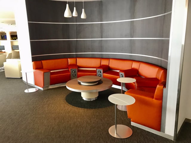 Lounge thumbnail 3