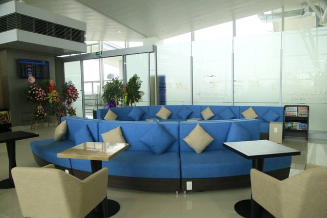 Lounge thumbnail 2
