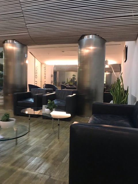 Lounge thumbnail 5