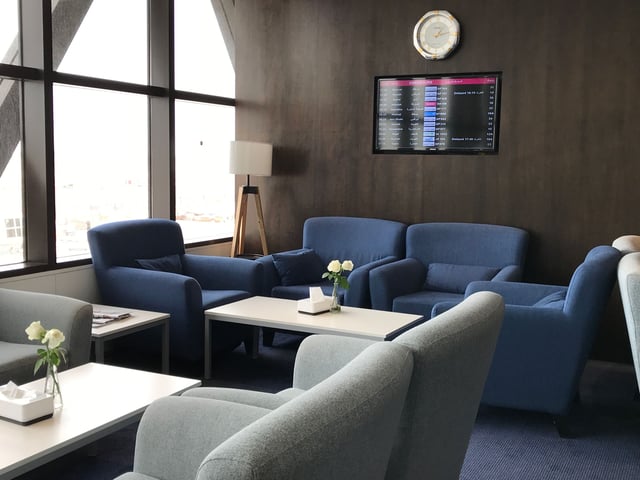 Lounge thumbnail 1