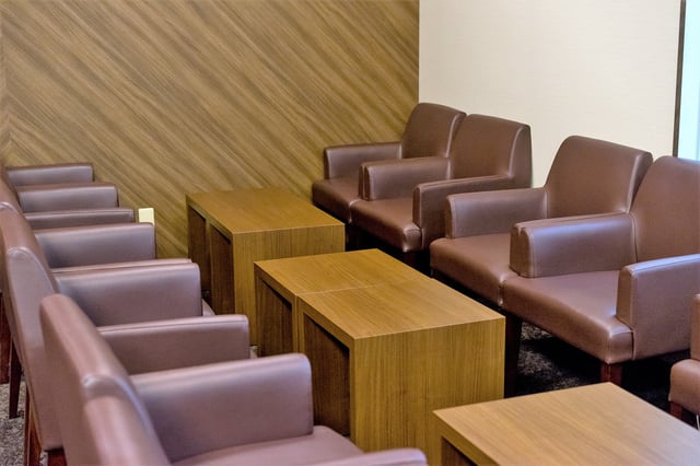 Lounge thumbnail 2