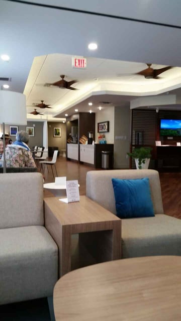 Lounge thumbnail 5
