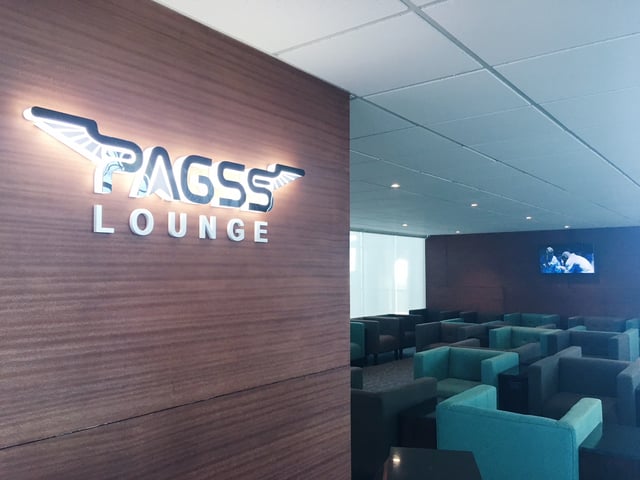 Lounge thumbnail 4
