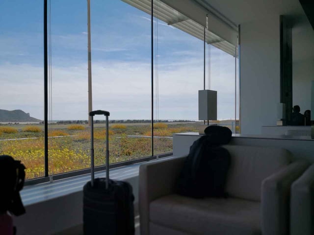 Lounge thumbnail 5