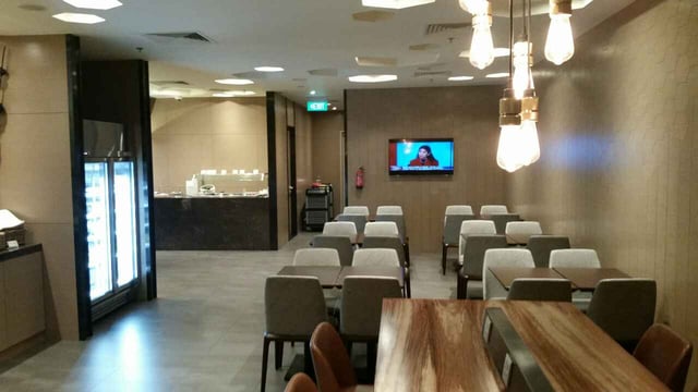 Lounge thumbnail 3