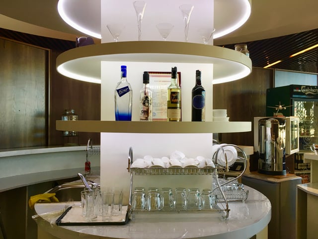 Lounge thumbnail 3