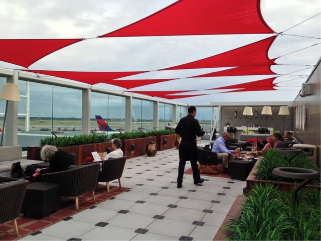 Lounge thumbnail 1